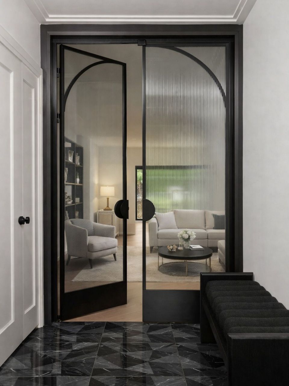 Арочная с рифлёным стеклом